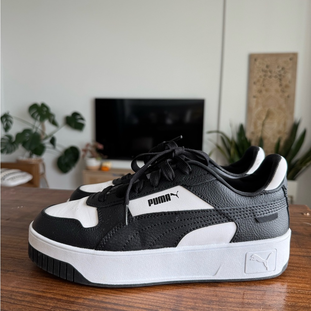Puma Carina Sneakers, NWOT Size 8